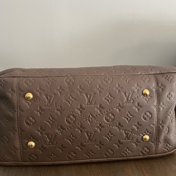 AUTHENTIC LV Empreinte Artsy MM Taupe Glace - Picture 3 of 11